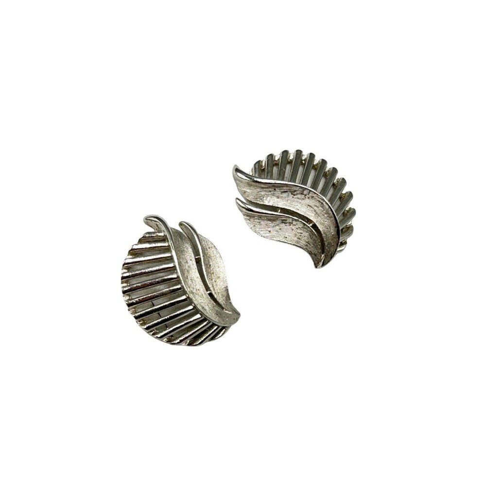 Vintage Trifari Silver Tone Clip On Earrings Modernist Leaf Wave Curved Design